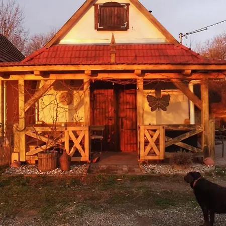 Pillangó Présház Casa de Férias