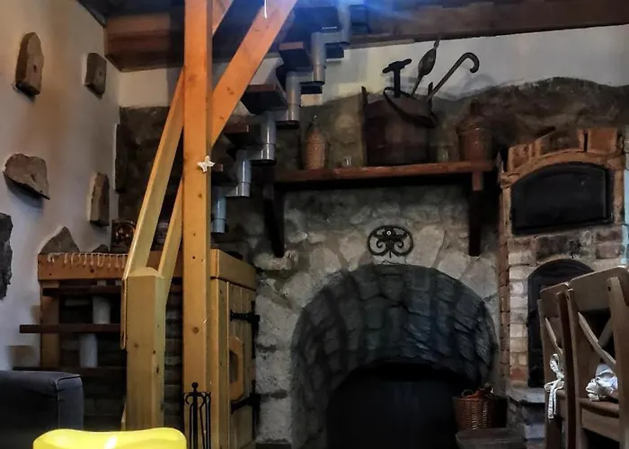 Pillango Preshaz 度假居 *