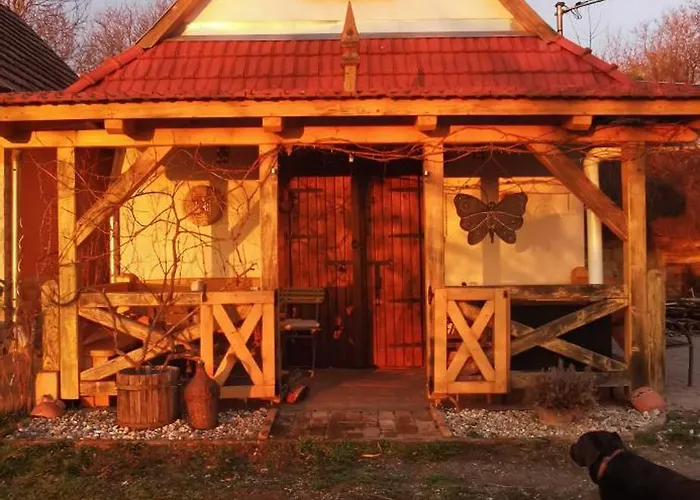 Pillango Preshaz 度假居